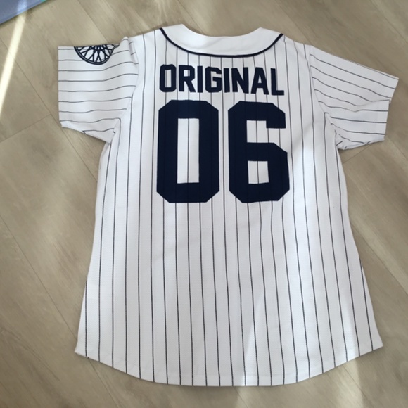 Soulcycle, size large, white with blue stripe, baseball jersey - Picture 4 of 4